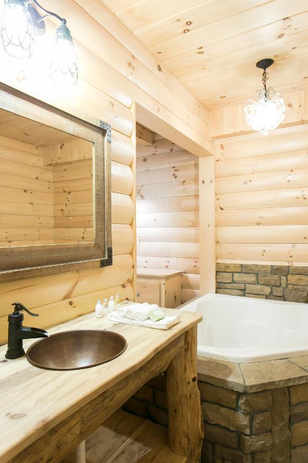 Hummingbird Haven Cabin By Amish Country Lodging Берлин Экстерьер фото